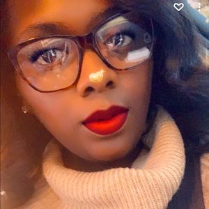 Meet your Posher, Jasmine